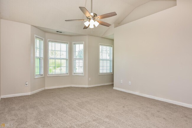 Foto del edificio - 6825 Mahonia Pl