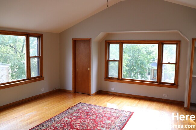 Foto del edificio - 4825 N Oakley Ave