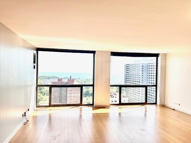 Foto del edificio - 4343 N Clarendon Ave