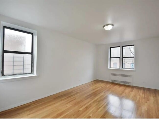 Foto del edificio - 2420 Morris Ave