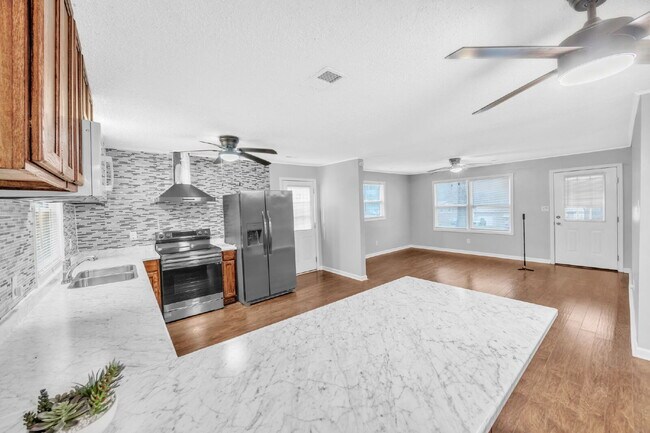 Foto del edificio - Welcome to your renovated 3-bed, 2-bath gem in scenic Gaffney, SC! $1,450/mo rent