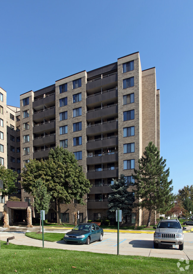 Foto del edificio - Garden City Tower