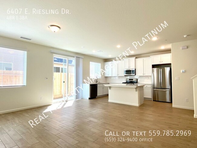 Foto del edificio - Clinton & Armstrong $2,395! Brand New 4 Be...