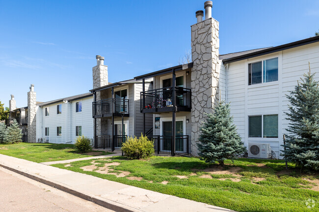 Apartment Building - Ironwood at Palmer Park