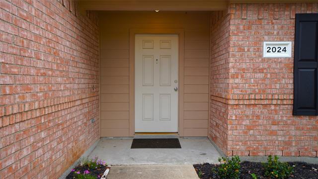 Building Photo - 2024 Wildwood Dr