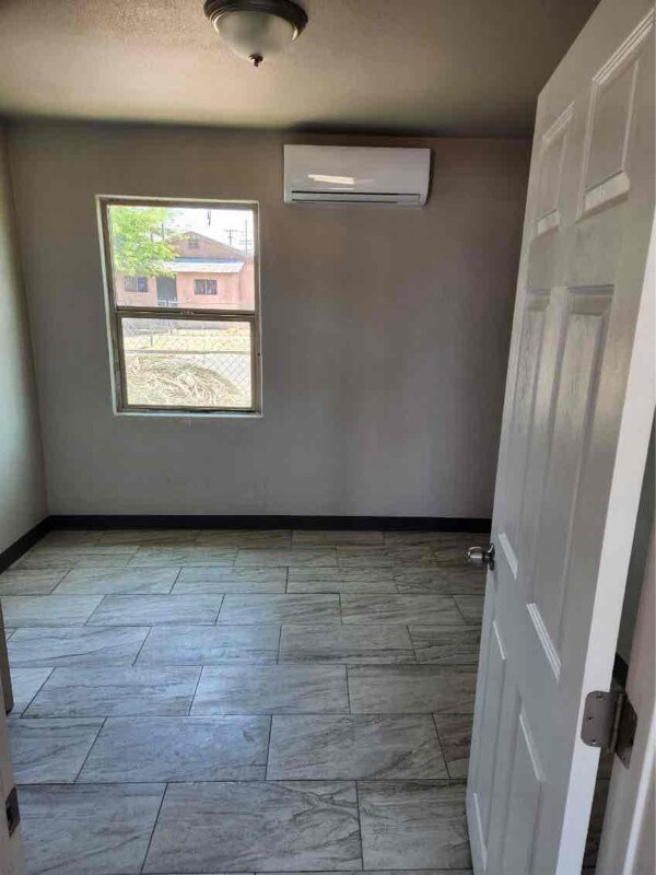 Foto principal - 309 W 44th St