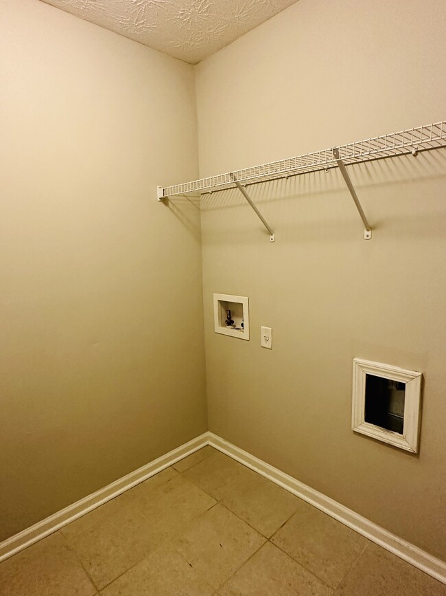 Building Photo - 6008 Townes Way