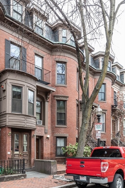 Building Photo - 214 W Canton St