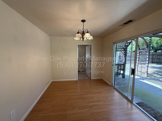 Foto del edificio - 2732 Revere Ln