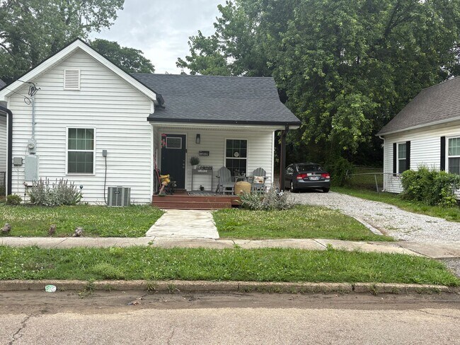 Building Photo - 3BR/2BA One-Level Home near Downtown