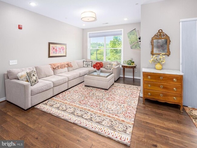 Building Photo - 3989 Norton Pl