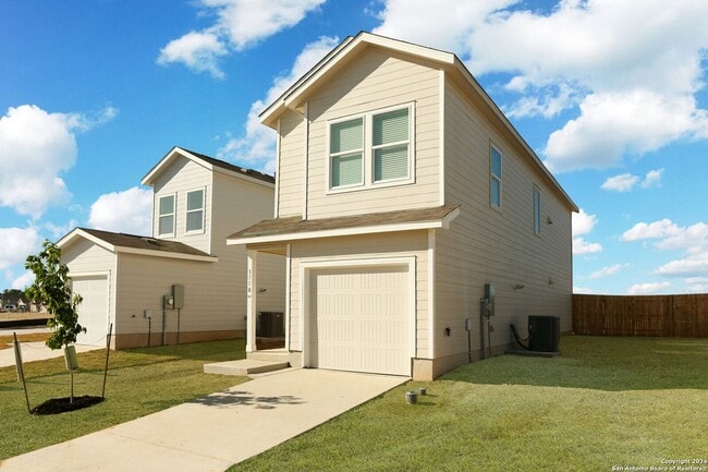 Building Photo - 3710 Millbrook Wy