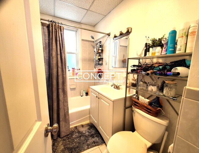 Foto del edificio - 381 Highland Ave