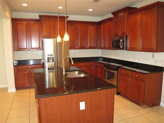 Foto del edificio - 7844 Brofield Ave