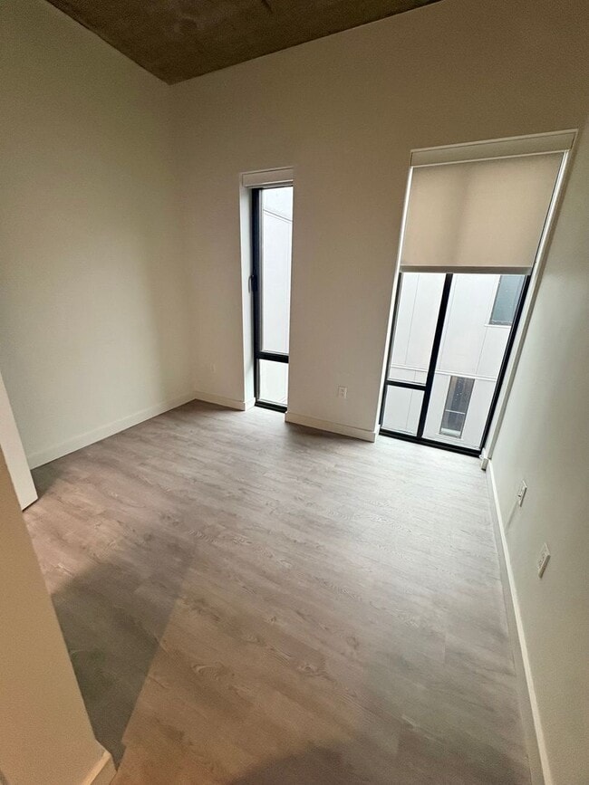 Interior Photo - Baumhaus Apartments