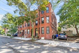 Building Photo - 120 Brook St