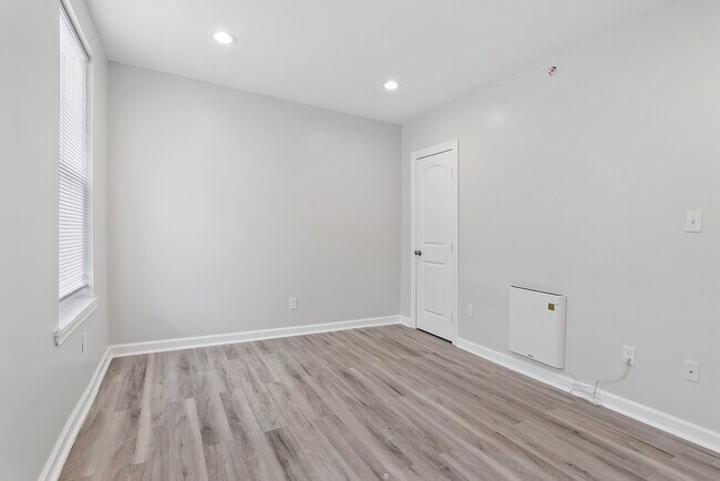 Foto del edificio - 1242 W Airdrie St