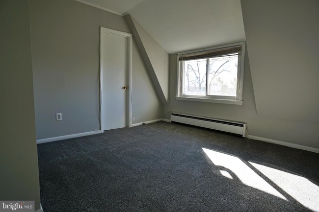 Building Photo - 32 Woodland Ave