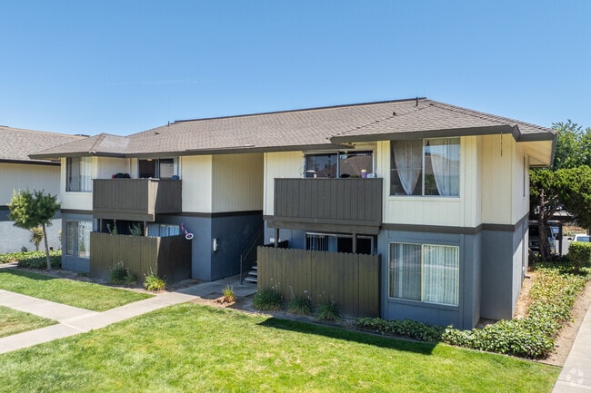 Foto del edificio - Pine Meadows Apartments