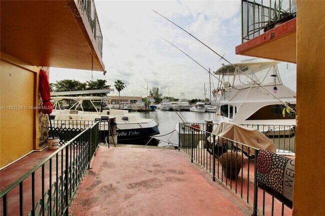 Foto del edificio - 2290 NW N River Dr