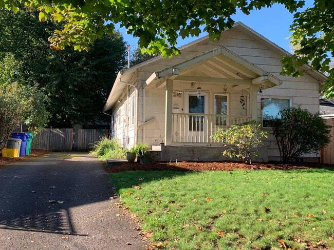 Building Photo - 7104 North Mears Street