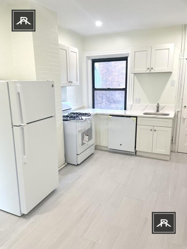 Foto del edificio - 3 bedroom in Brookline MA 02445