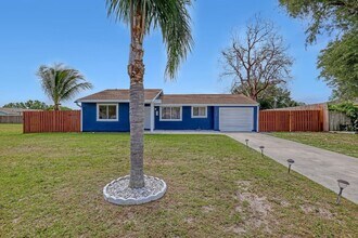 Building Photo - 2055 SE West Dunbrooke Cir