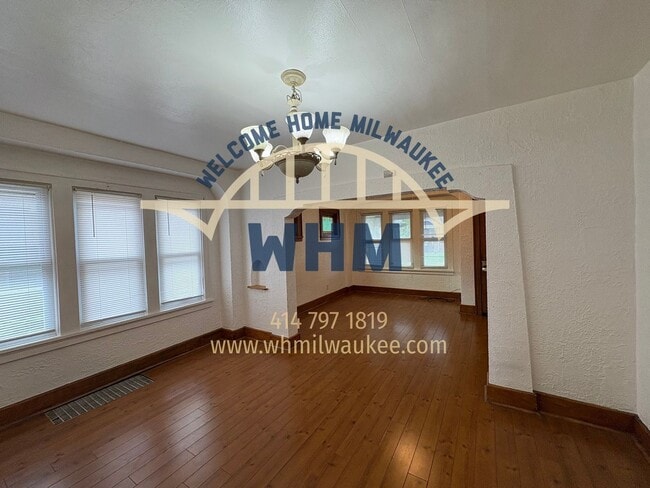 Building Photo - 2172 S 61st St