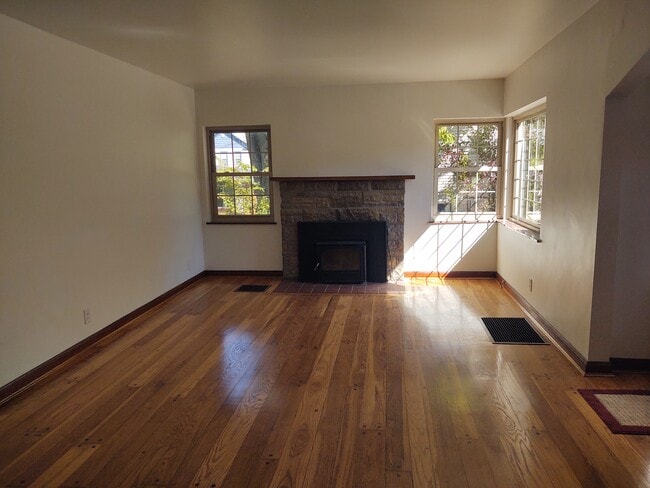 Building Photo - 159 N 3rd St