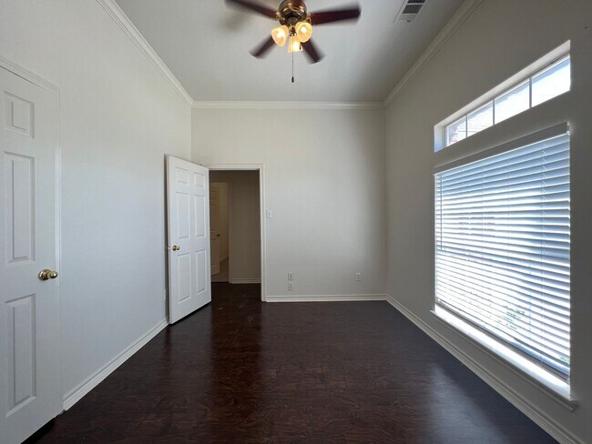 Foto del edificio - 1141 Nickerson Ln