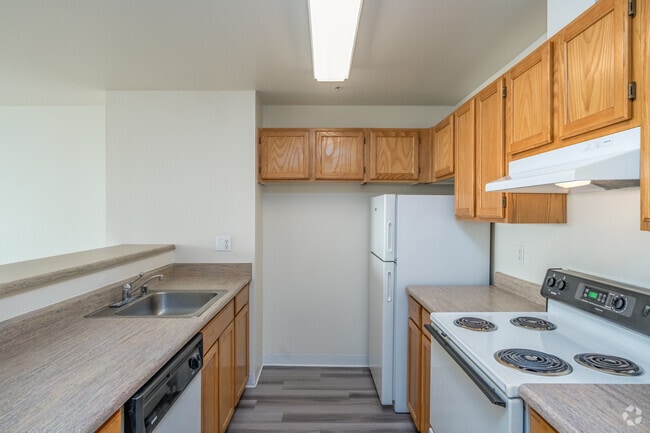 1BR, 1BA - 546SF - Kitchen - Casa Pacifica