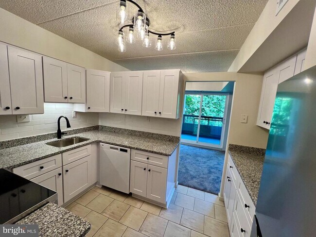 Building Photo - 5629 Harpers Farm Rd