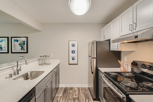 Building Photo - Align Apartments