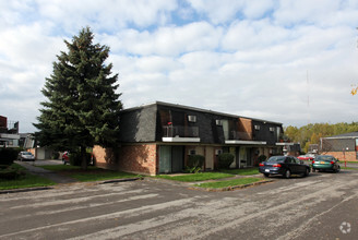 Building Photo - Camelot Court Apartments