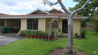 Building Photo - 3658 E Bell Dr