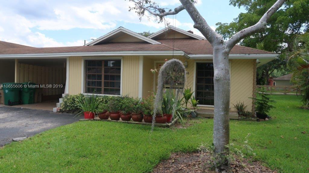 Foto principal - 3658 E Bell Dr