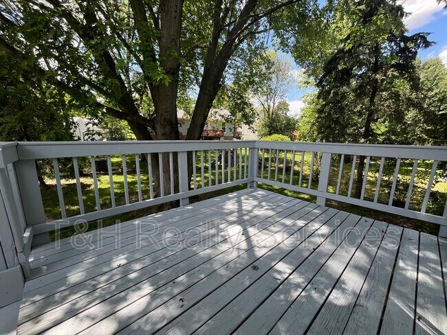 Building Photo - 5848 Annapolis Dr