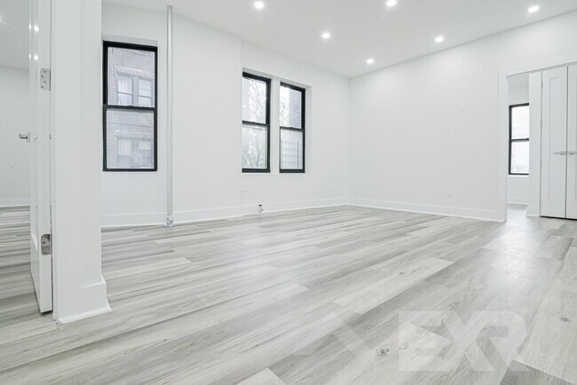 Building Photo - 1155 E 35th St