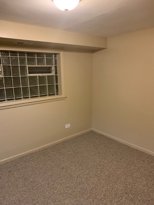 2914 W 63rd St Unit 203, Chicago, IL 60629 Room for Rent in Chicago