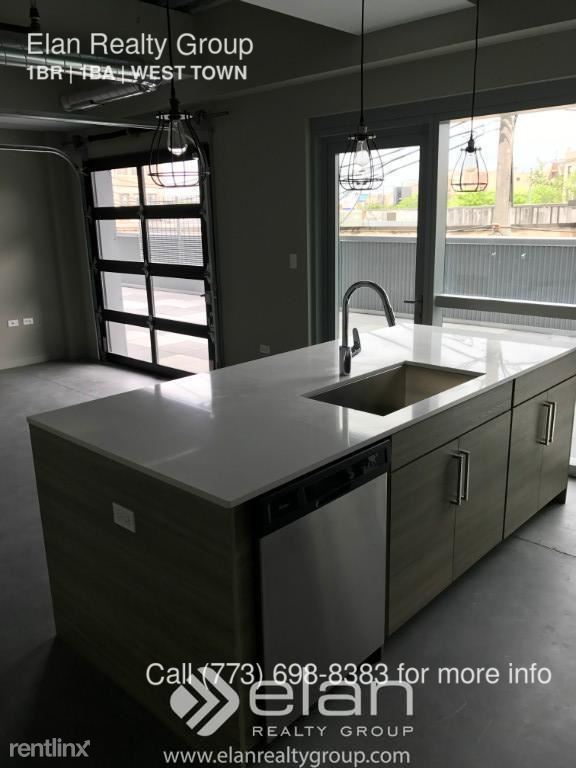 Foto del edificio - 1241 N Milwaukee Ave
