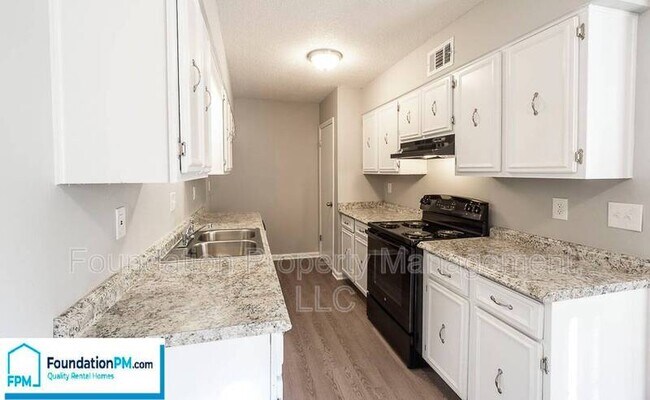 Building Photo - 2041 Dawson Ln