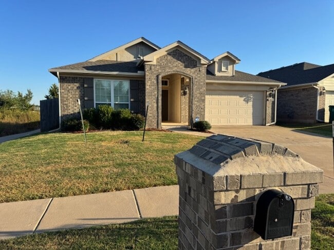 Photo - Storm shelter, All Appliances and security system with monitoring! 4 bed, 2 bath 2 car garage! House