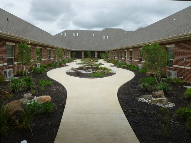 Building Photo - 301 Elk Dr