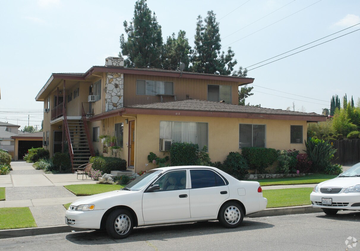 Primary Photo - 612 E Live Oak St