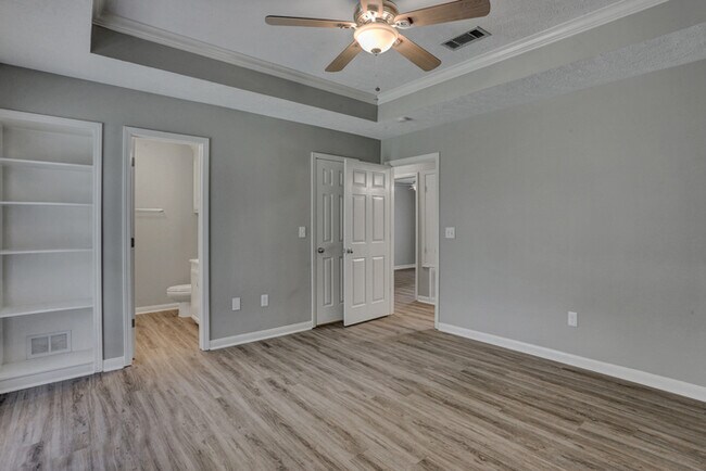 Foto del edificio - 211 Oak Brook Dr