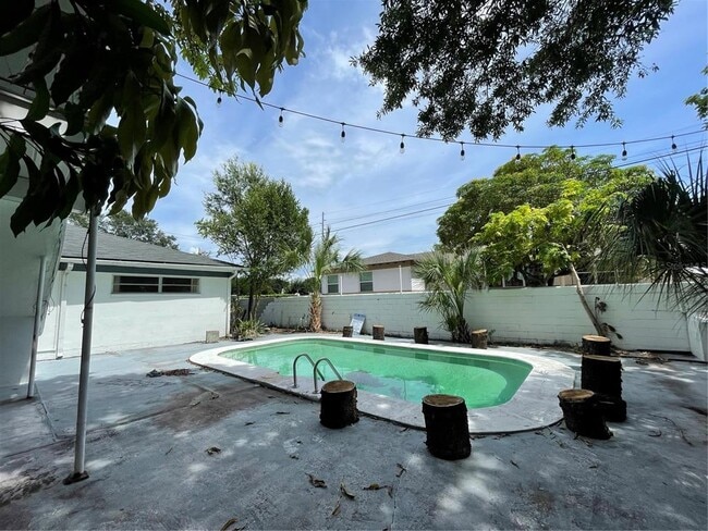 Foto del edificio - 1902 W Nassau St