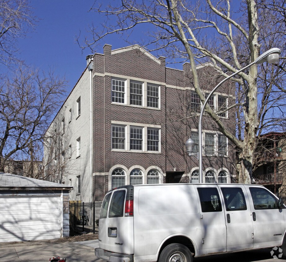 Building Photo - 7410 N Winchester Ave