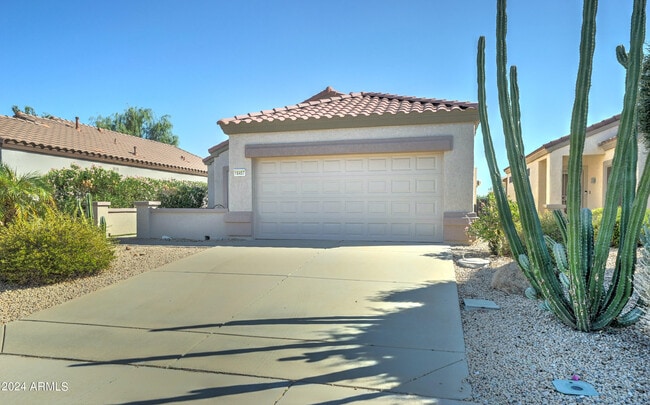 Foto del edificio - 16457 W Rock Springs Ln
