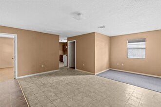Building Photo - 2200 Peach Ave
