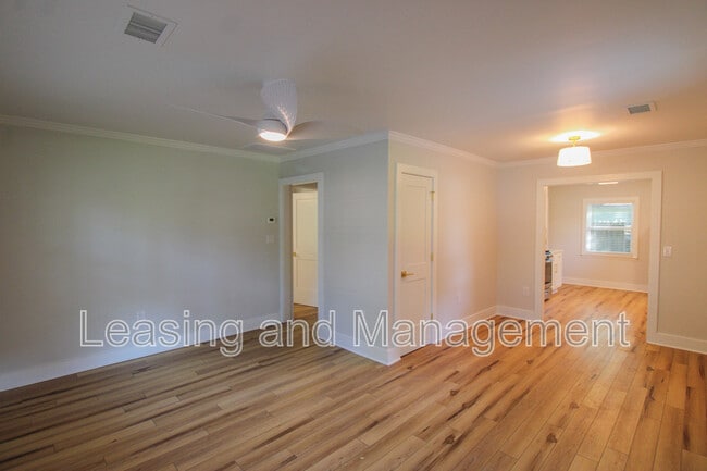 Building Photo - 1757 Skinner Ave